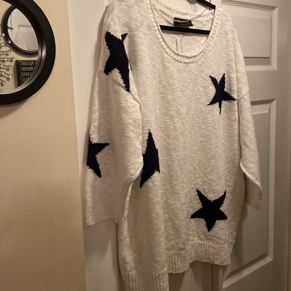 Lane Bryant⭐️Distressed White & BlueStars⭐️ ClassicPullOver SweaterNWT Size22/24 - Picture 2 of 10